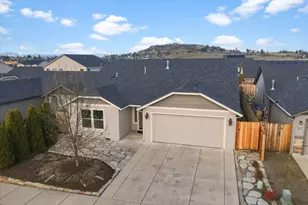 3471 Cascara St, Medford, OR 97504 - Photo 1