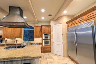 850 NE Tokay Heights, Grants Pass, OR 97526 - Photo 15