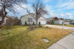 2940 NW 9th Ln, Redmond, OR 97756 - Photo 5