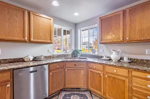 61388 Elkhorn St, Bend, OR 97702 - Photo 11