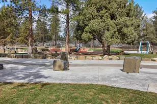 60761 Country Club Dr, Bend, OR 97702 - Photo 27