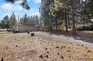 60761 Country Club Dr, Bend, OR 97702 - Photo 3