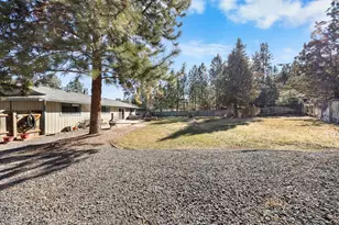 60761 Country Club Dr, Bend, OR 97702 - Photo 15