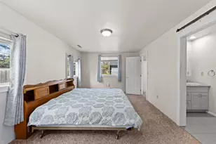 2165 Crestbrook Rd, Medford, OR 97504 - Photo 21