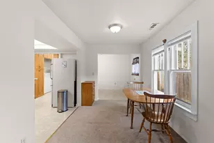 2165 Crestbrook Rd, Medford, OR 97504 - Photo 9