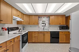 2165 Crestbrook Rd, Medford, OR 97504 - Photo 13