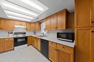 2165 Crestbrook Rd, Medford, OR 97504 - Photo 15