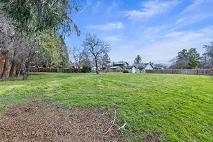 2165 Crestbrook Rd, Medford, OR 97504 - Photo 45