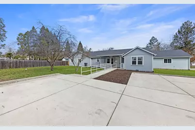 2165 Crestbrook Road, Medford, OR 97504 - Photo 3