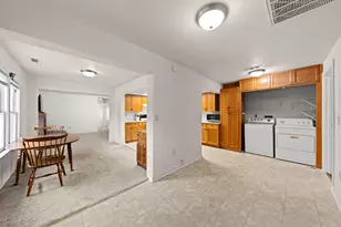 2165 Crestbrook Rd, Medford, OR 97504 - Photo 17