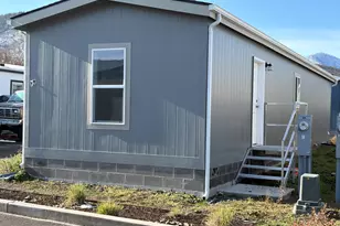 460 Arnos St, Talent, OR 97540 - Photo 1