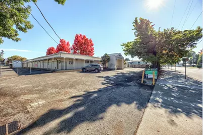 650 Royal Avenue, Medford, OR 97504 - Photo 3