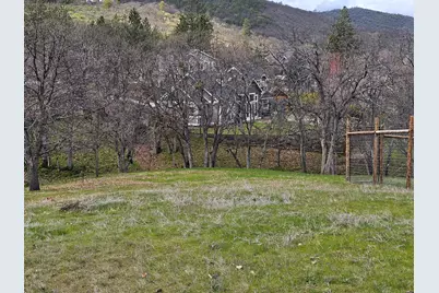 483 Strawberry Lane, Ashland, OR 97520 - Photo 5