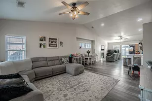 2460 Jeremy St, Central Point, OR 97502 - Photo 5