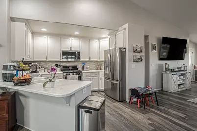 2460 Jeremy Street, Central Point, OR 97502 - Photo 3