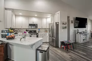 2460 Jeremy St, Central Point, OR 97502 - Photo 3