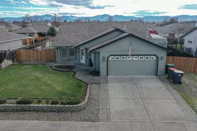 2460 Jeremy Street, Central Point, OR 97502 - Photo 1