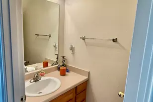 2030 Brookhurst St, Medford, OR 97504 - Photo 9