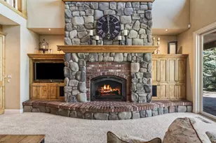 61445 Gosney Rd, Bend, OR 97702 - Photo 9