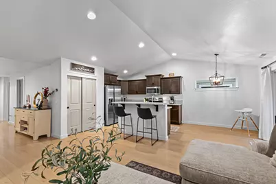 3647 Durst Street, Medford, OR 97504 - Photo 7