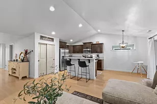 3647 Durst St, Medford, OR 97504 - Photo 7