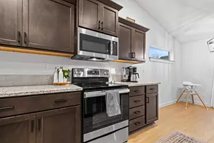 3647 Durst St, Medford, OR 97504 - Photo 11