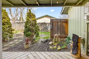 318 S Buchanan Ave, Eagle Point, OR 97524 - Photo 33