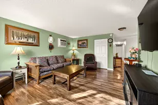 318 S Buchanan Ave, Eagle Point, OR 97524 - Photo 7