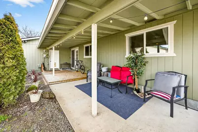 318 S Buchanan Avenue, Eagle Point, OR 97524 - Photo 31