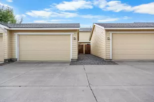 624 SW Hill St, Bend, OR 97702 - Photo 41