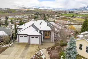 817 Amerman Dr, Phoenix, OR 97535 - Photo 1