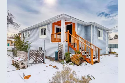 302 McCourt Street, Klamath Falls, OR 97601 - Photo 1