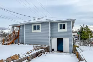 302 McCourt St, Klamath Falls, OR 97601 - Photo 9