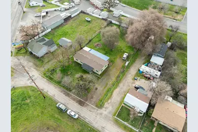 1103 Pinecroft Avenue, Medford, OR 97501 - Photo 1