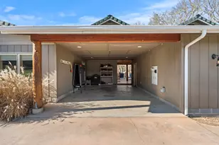 448 Ferry Rd, Grants Pass, OR 97526 - Photo 37