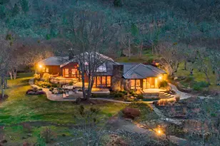 178 Meadow Oaks Dr, Ashland, OR 97520 - Photo 1