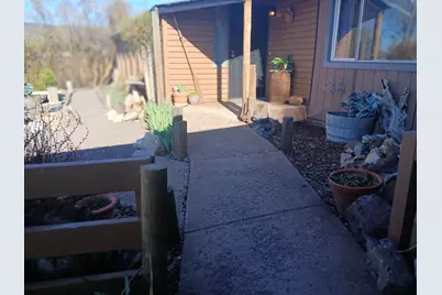 2817 Darrow Avenue, Klamath Falls, OR 97603 - Photo 13