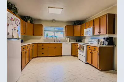 429 Miller Island Road, Klamath Falls, OR 97603 - Photo 7