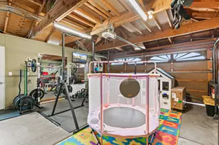 1461 Applegate Ln, Medford, OR 97501 - Photo 27