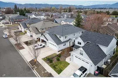 679 Kaitlin Lane, Medford, OR 97501 - Photo 31