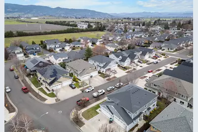 679 Kaitlin Lane, Medford, OR 97501 - Photo 35