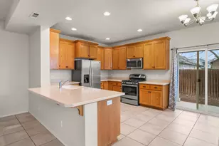 679 Kaitlin Ln, Medford, OR 97501 - Photo 7