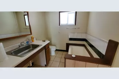 11238 E Evans Creek Road, Rogue River, OR 97537 - Photo 7