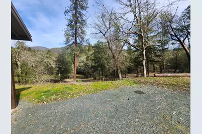 11238 E Evans Creek Road, Rogue River, OR 97537 - Photo 27