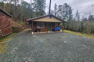 11238 E Evans Creek Rd, Rogue River, OR 97537 - Photo 1