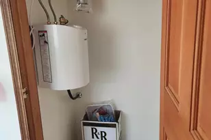 11238 E Evans Creek Rd, Rogue River, OR 97537 - Photo 7