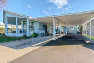 2600 Stearns Way, Medford, OR 97501 - Photo 3