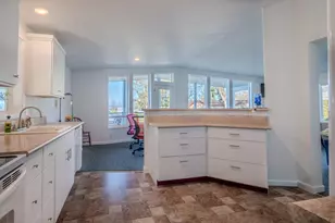 2600 Stearns Way, Medford, OR 97501 - Photo 7