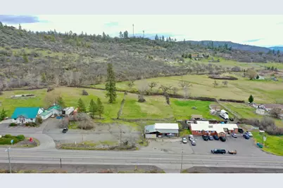 14780 Hwy 62, Eagle Point, OR 97524 - Photo 3