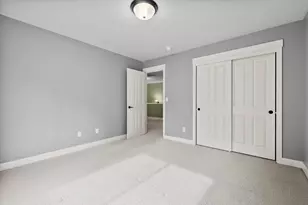 512 NW Flagline Dr, Bend, OR 97703 - Photo 39